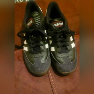 Adidas Samba Classic shoes